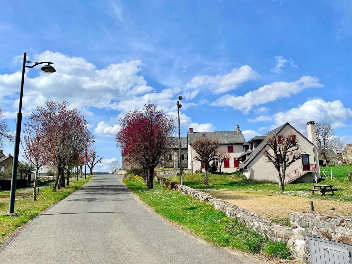 Auberge Le Beaulieu -Cantal Dış mekan fotoğraf